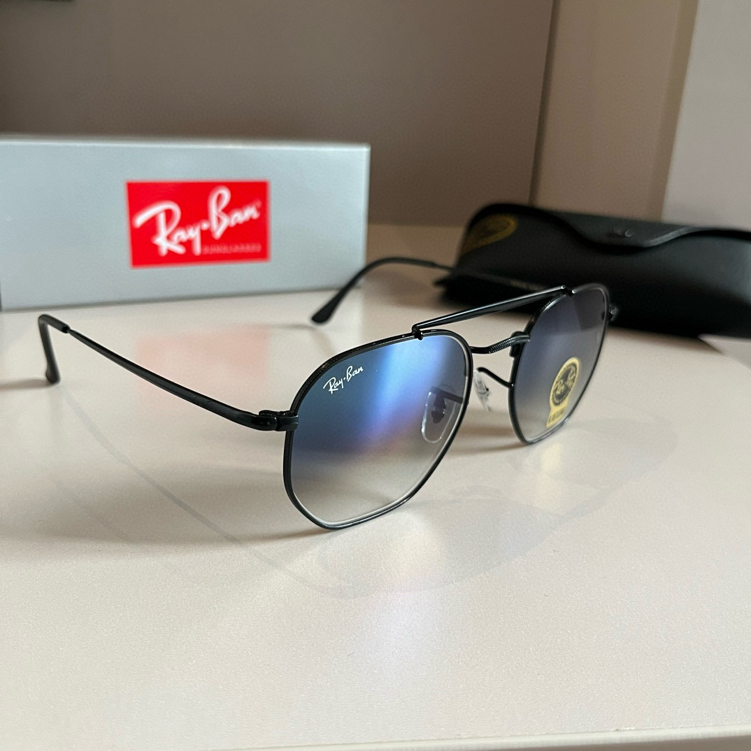 Ray-Ban
