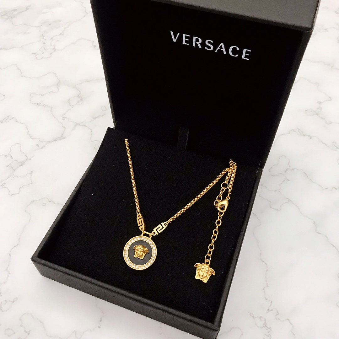 VERSACE