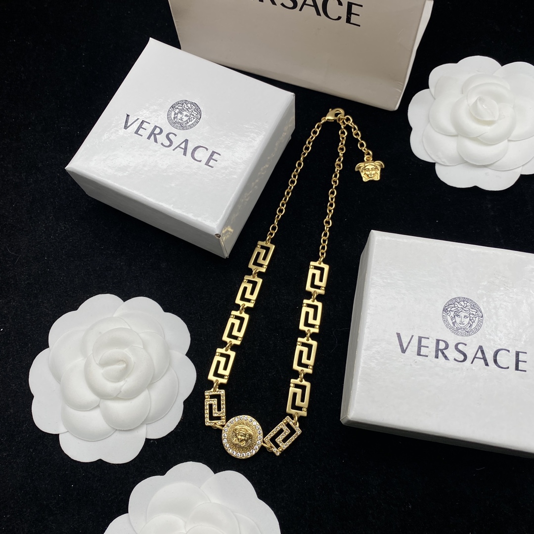 VERSACE